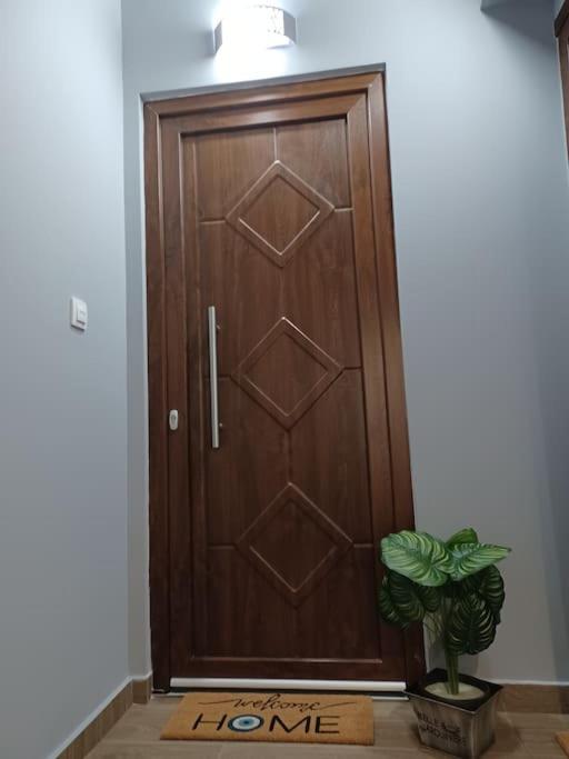 Luxury Apartment With Balcony Mytilene Bagian luar foto